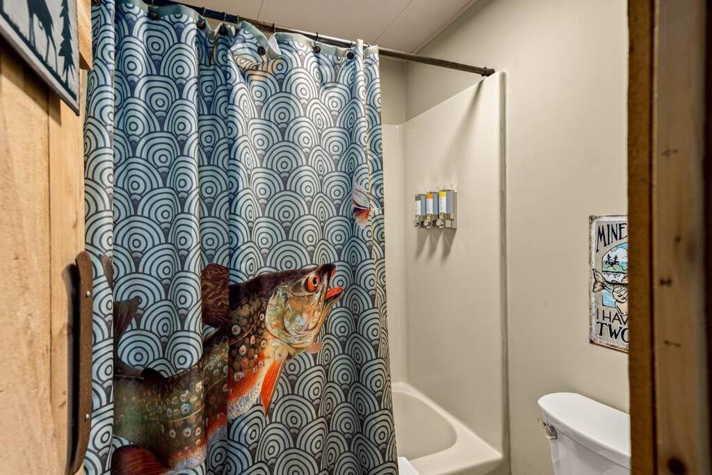Stonegate Lodge 2 Queen Beds Wifi 50In Roku Tv Salt Water Pool Room #105 Eureka Springs Bagian luar foto